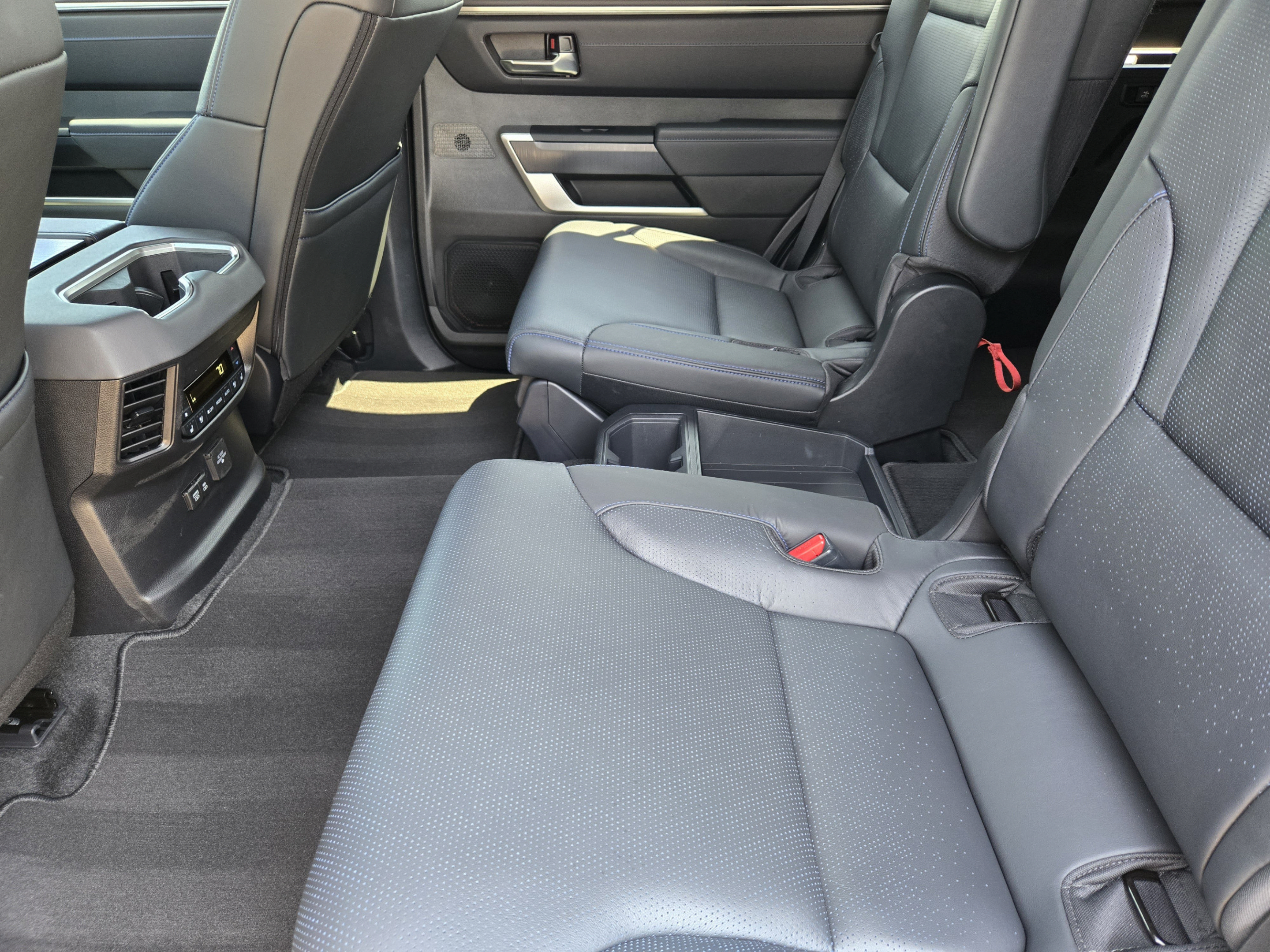 Used 2025 Toyota Sequoia Platinum AWD/4WD image 29