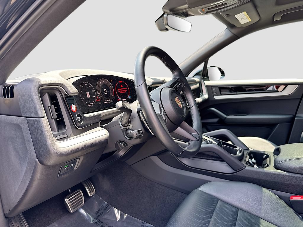 Certified 2024 Porsche Cayenne S AWD/4WD image 4