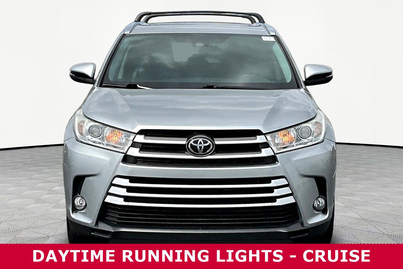 Used 2019 Toyota Highlander XLE image 2