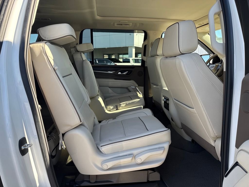 Used 2023 GMC Yukon XL Denali image 14