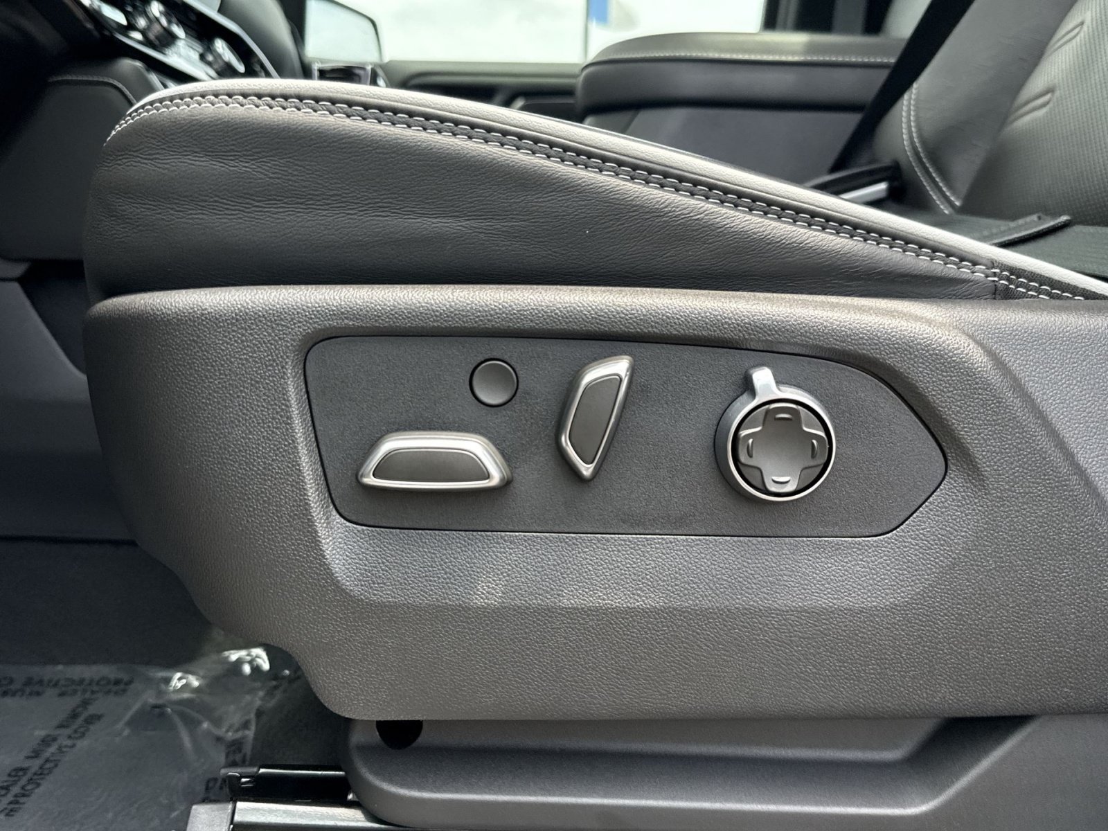 Used 2025 GMC Sierra 1500 AT4X AWD/4WD image 14