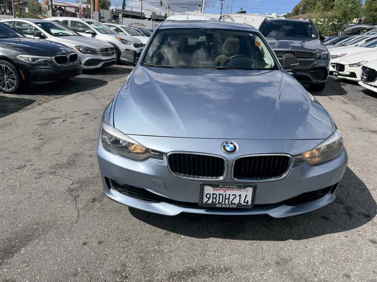 Used 2012 BMW 328i Sedan RWD image 2