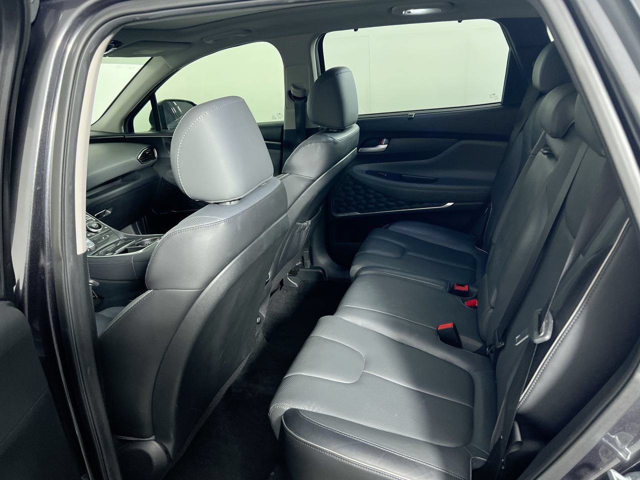 Used 2021 Hyundai Santa Fe SEL w/ Convenience + Premium Package FWD image 16
