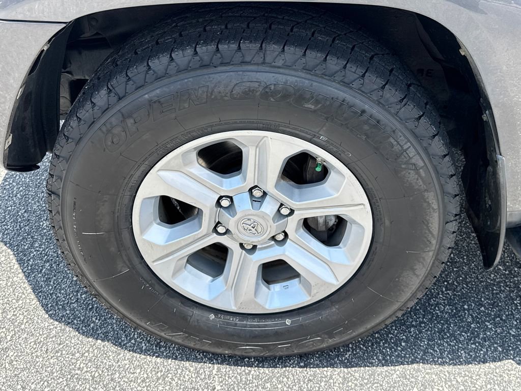 Used 2019 Toyota 4Runner SR5 Premium RWD image 11