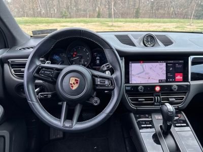 Used 2023 Porsche Macan Turbo image 4