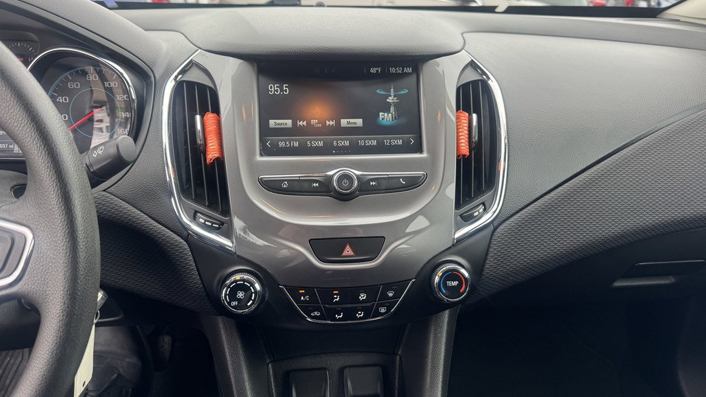 Used 2016 Chevrolet Cruze LT image 19