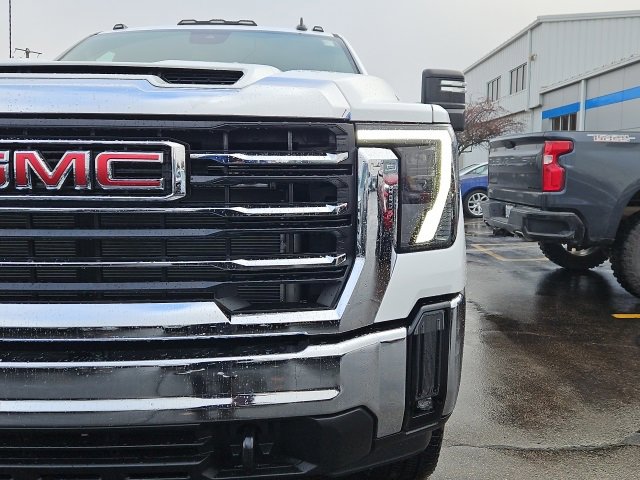 New 2026 GMC Sierra 2500 SLE w/ Preferred Package image 3