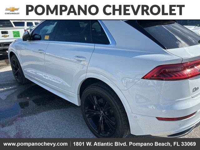 Used 2022 Audi Q8 Premium image 4