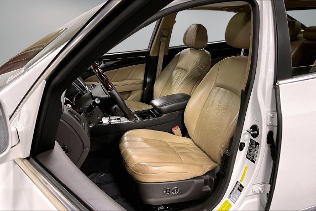 Used 2012 Hyundai Equus Signature RWD image 21