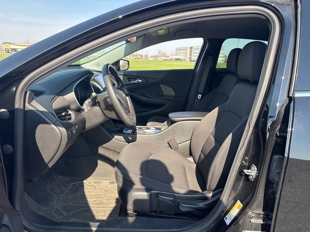 Used 2022 Chevrolet Malibu LS image 12