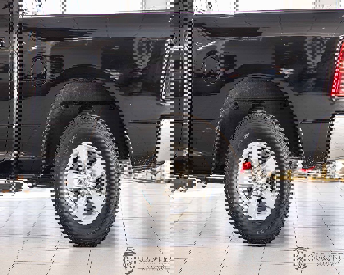 Used 2020 RAM 1500 Classic SLT w/ Luxury Group image 8