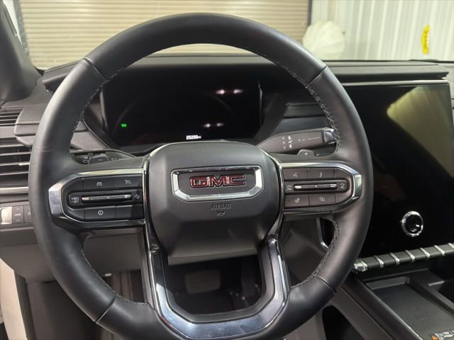 Used 2025 GMC Acadia Elevation image 17