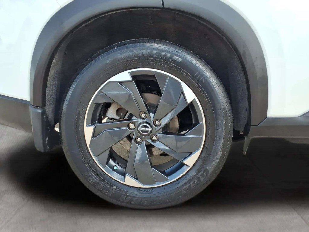 Certified 2025 Nissan Rogue SV AWD/4WD image 20