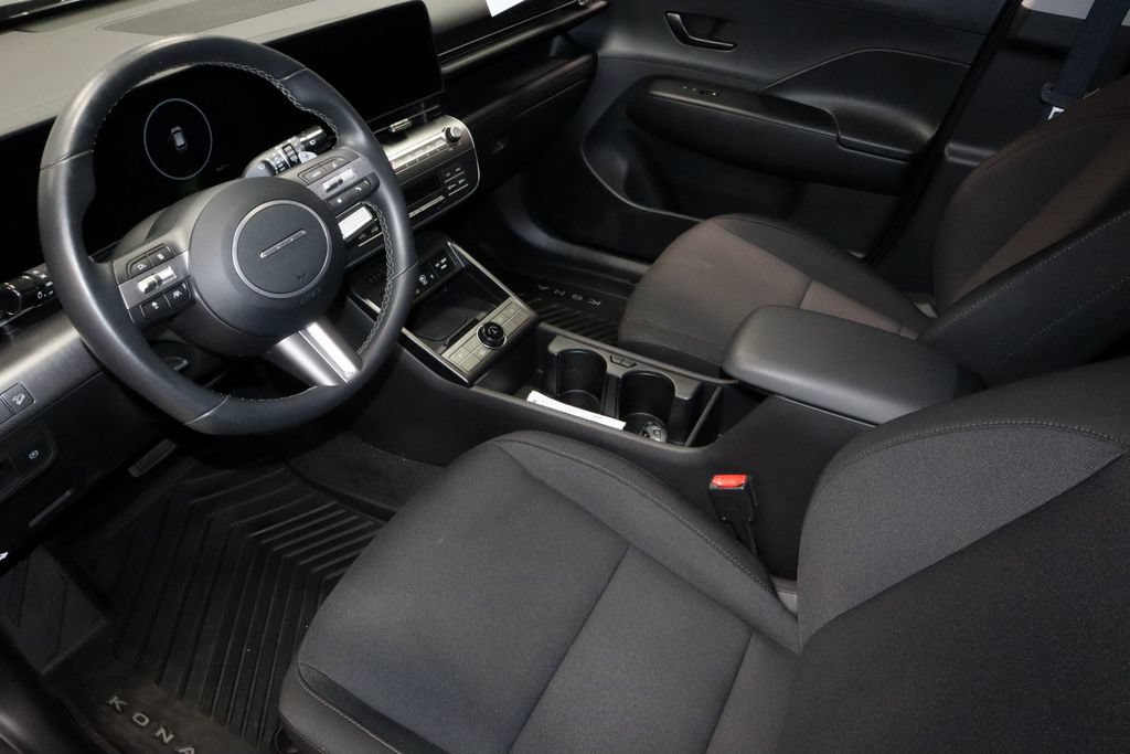 Certified 2025 Hyundai Kona SEL AWD/4WD image 26