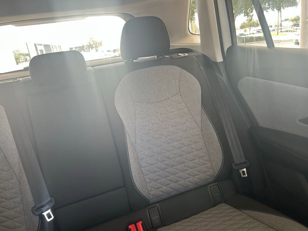 Used 2025 Volkswagen Tiguan S image 14