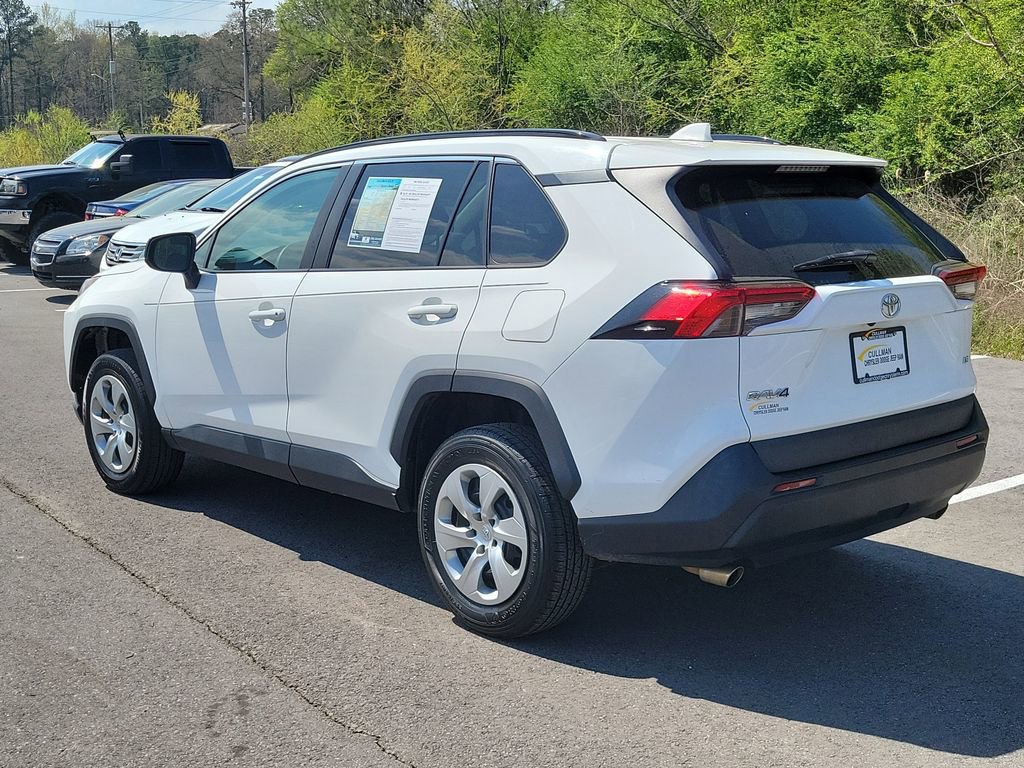 Used 2021 Toyota RAV4 LE image 5