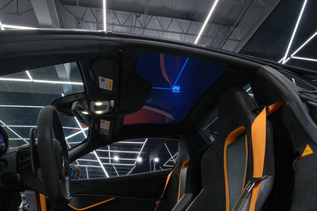 Used 2020 McLaren 720S Spider RWD image 25