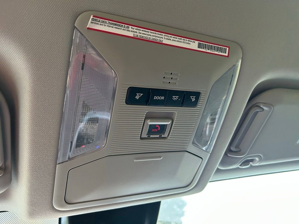 Used 2021 Toyota RAV4 XLE FWD image 30