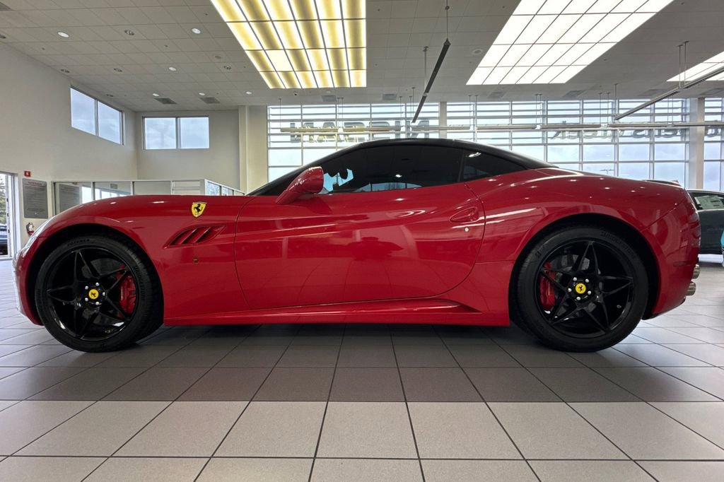 Used 2010 Ferrari California image 5