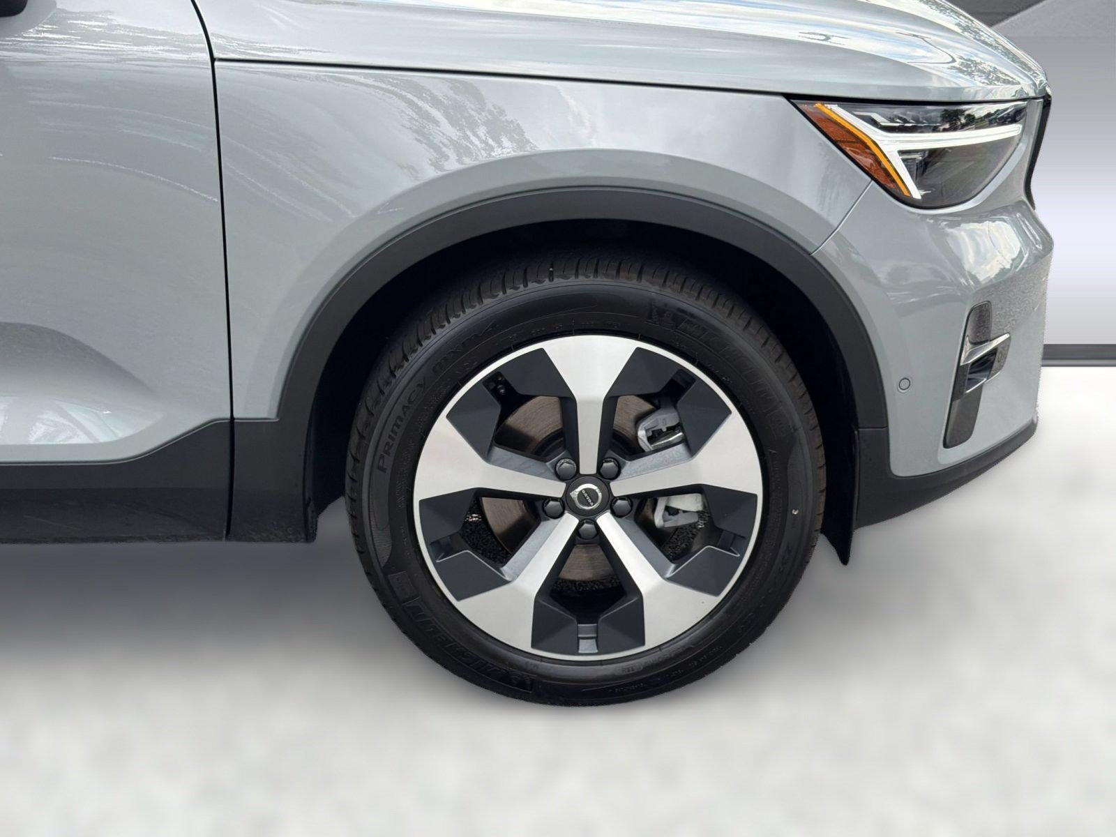 New 2026 Volvo XC40 B5 Plus w/ Protection Package Premier AWD/4WD image 13