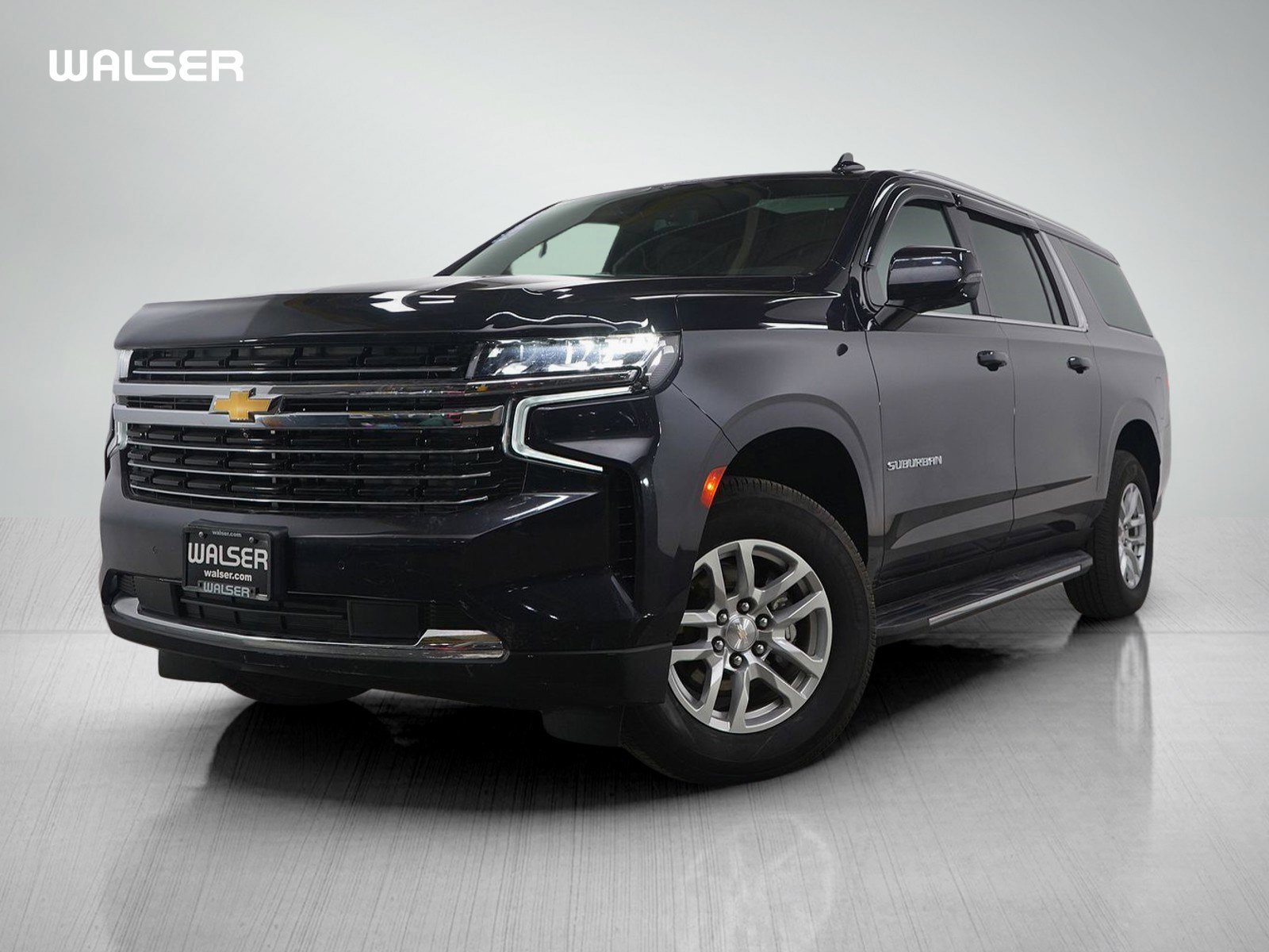 Used 2022 Chevrolet Suburban LT w/ Luxury Package image 1