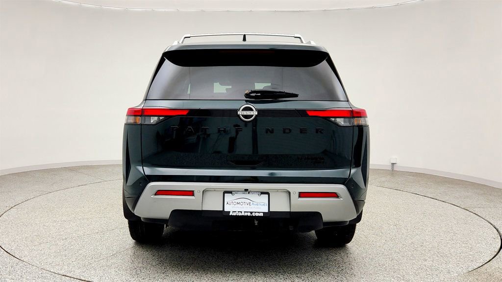 Used 2023 Nissan Pathfinder Platinum w/ Black Appearance Package AWD/4WD image 6