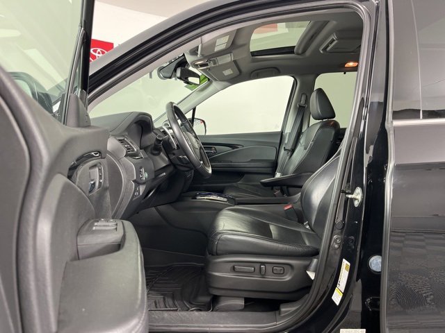 Used 2016 Honda Pilot Elite image 3