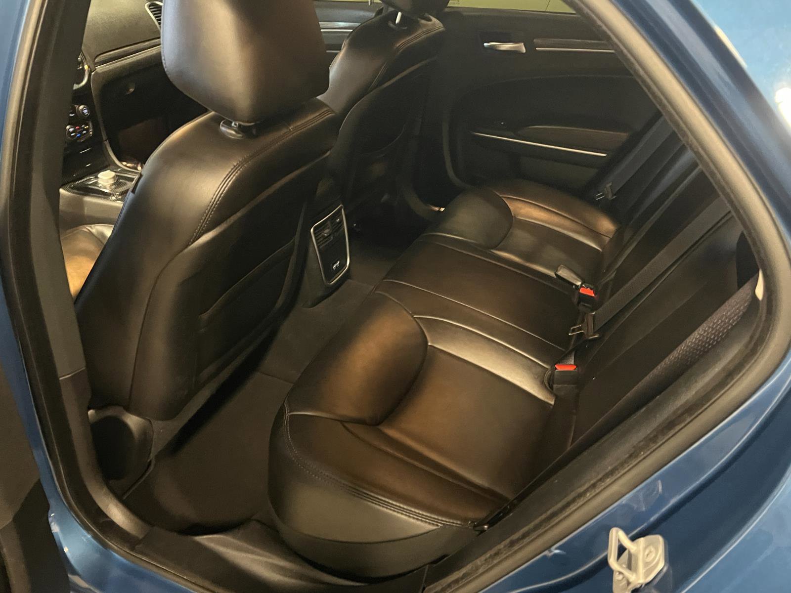 Used 2022 Chrysler 300 Touring L image 28