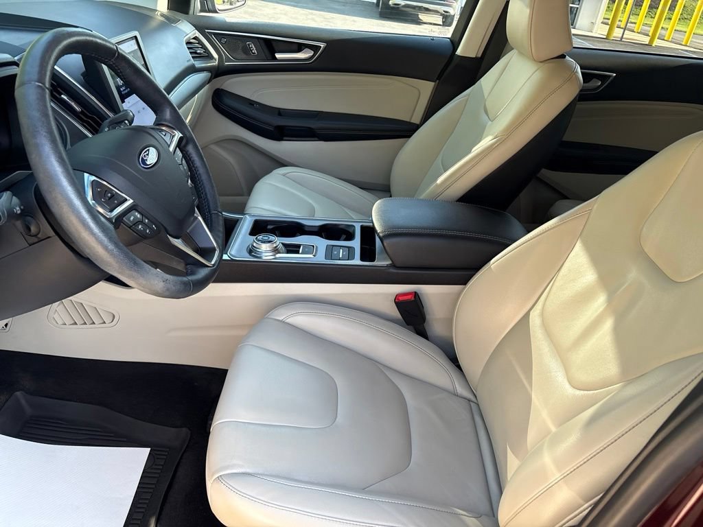 Used 2022 Ford Edge Titanium AWD/4WD image 9