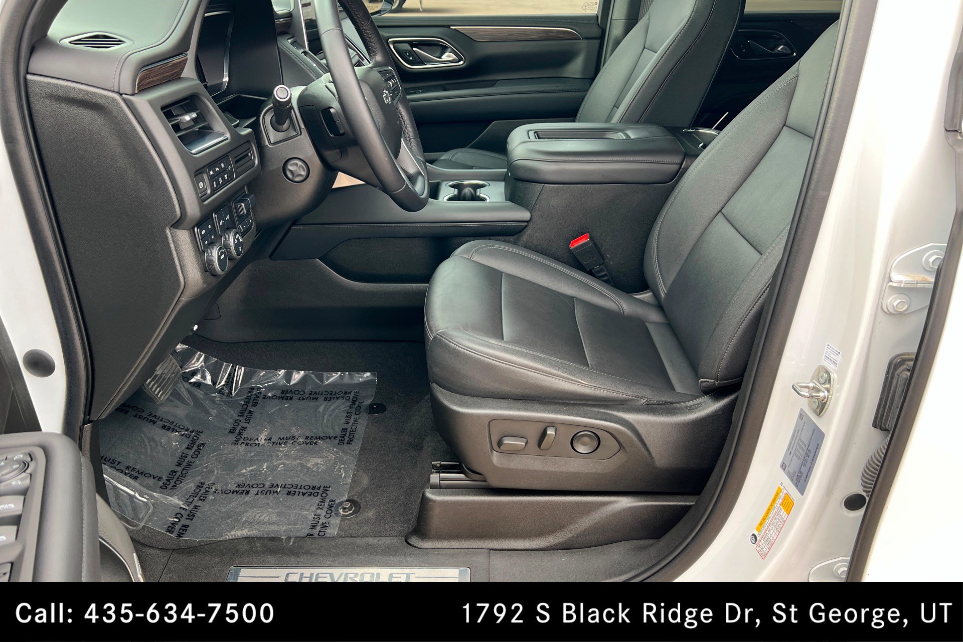 Used 2022 Chevrolet Tahoe Z71 w/ Luxury Package AWD/4WD image 17