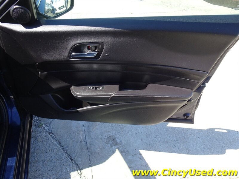 Used 2014 Acura ILX w/ Technology Package FWD image 32