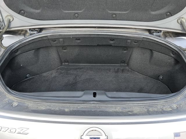 Used 2010 Nissan 370Z Touring RWD image 8