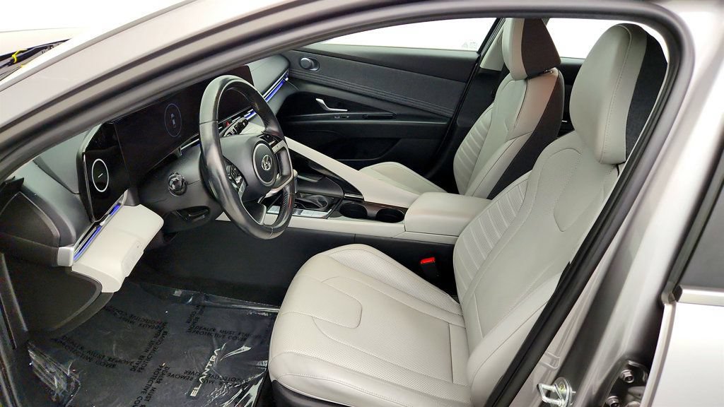 Used 2023 Hyundai Elantra Limited FWD image 21