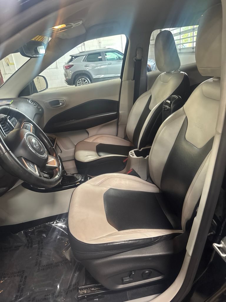 Used 2018 Jeep Compass Limited w/ Navigation Group AWD/4WD image 7
