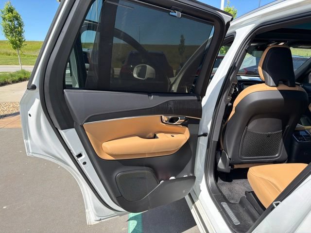 Used 2024 Volvo XC90 T8 Ultimate w/ Protection Package Premier AWD/4WD image 15