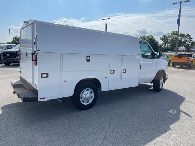 New 2027 Ford E-350 and Econoline 350 Super Duty w/ Power Equipment Group RWD image 11