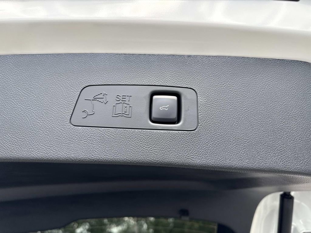 New 2025 Lincoln Corsair Reserve w/ Jet Appearance Package image 12