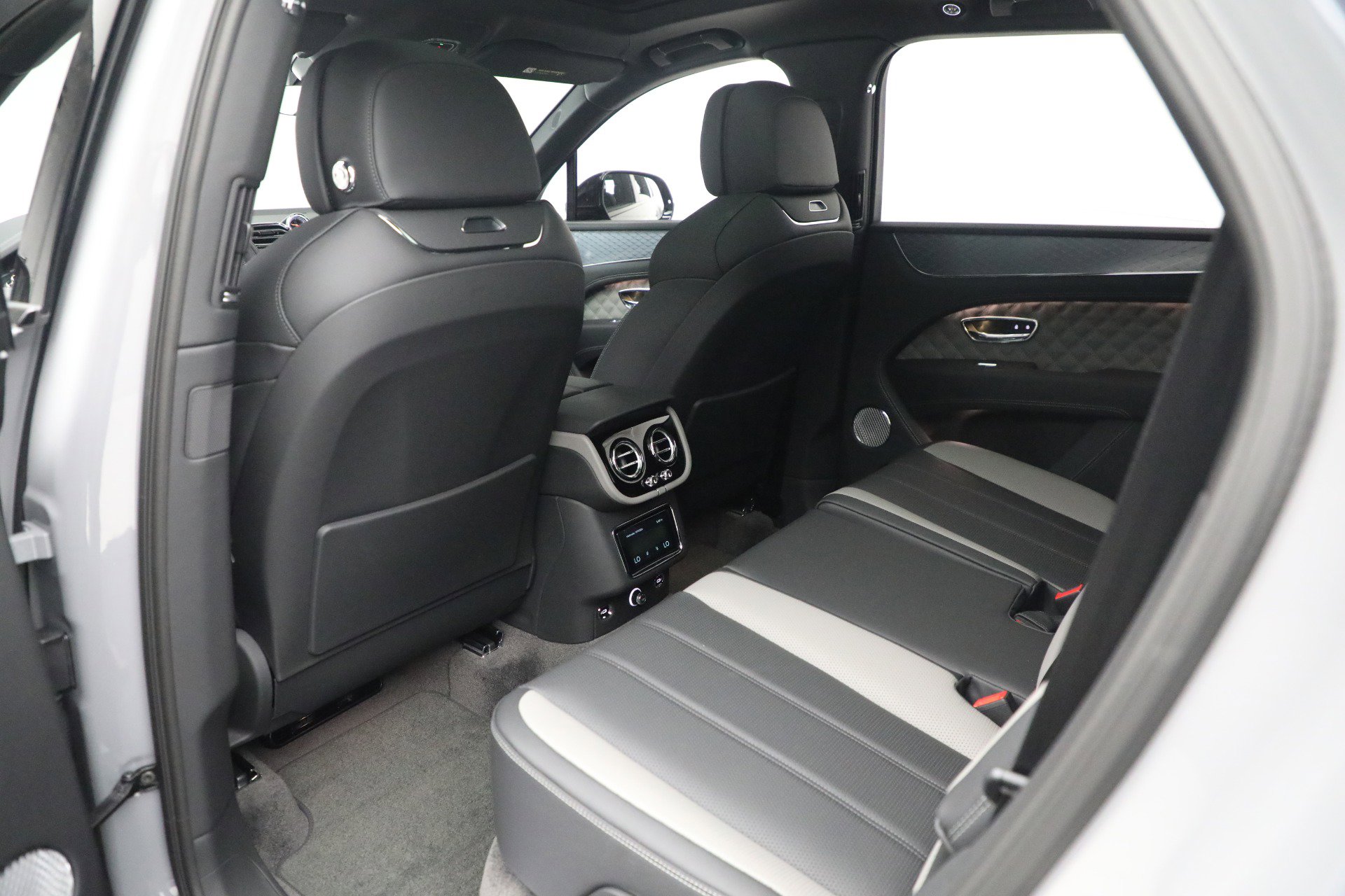 New 2024 Bentley Bentayga image 22