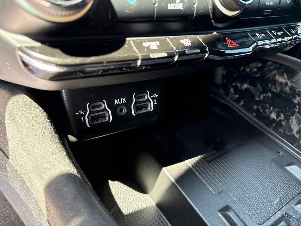 Used 2023 Dodge Durango R/T w/ Hemi Orange Plus Package AWD/4WD image 29