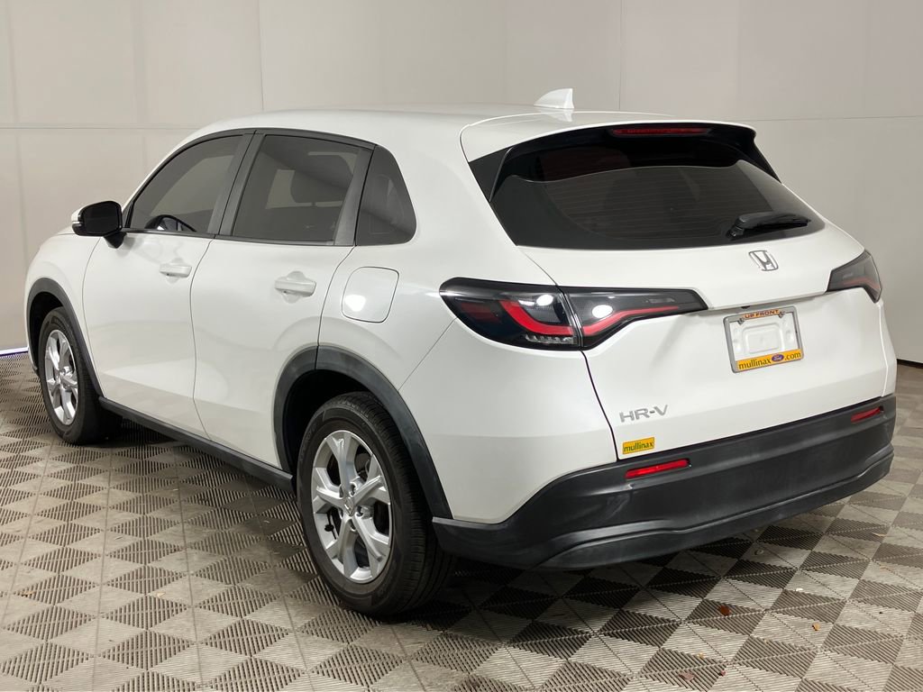 Used 2023 Honda HR-V LX image 7