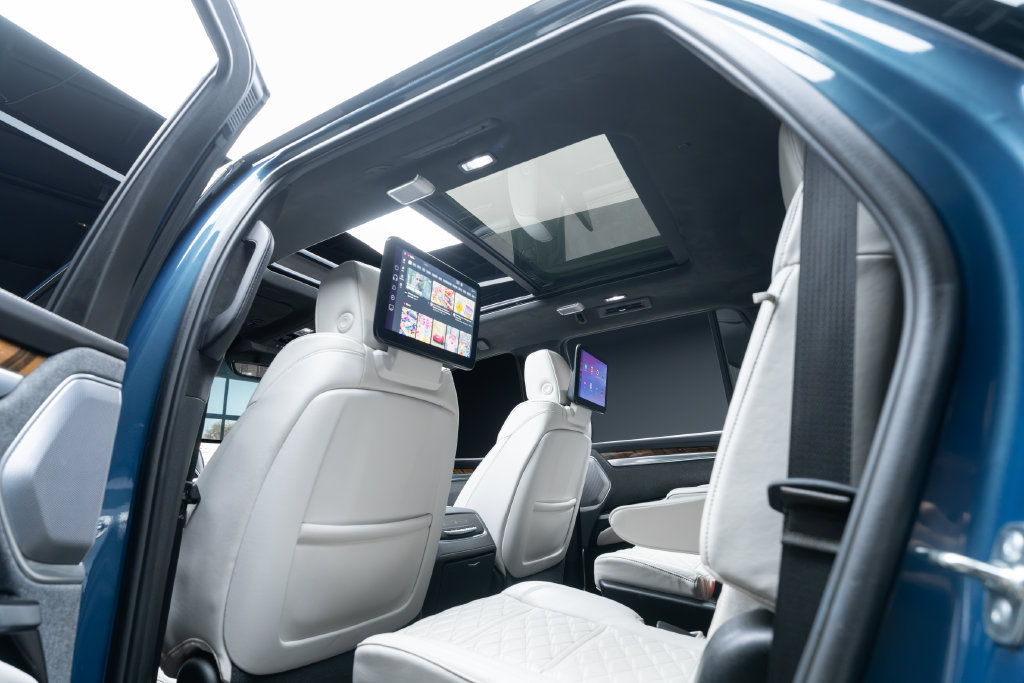 Used 2025 Cadillac Escalade Premium Luxury Platinum AWD/4WD image 51