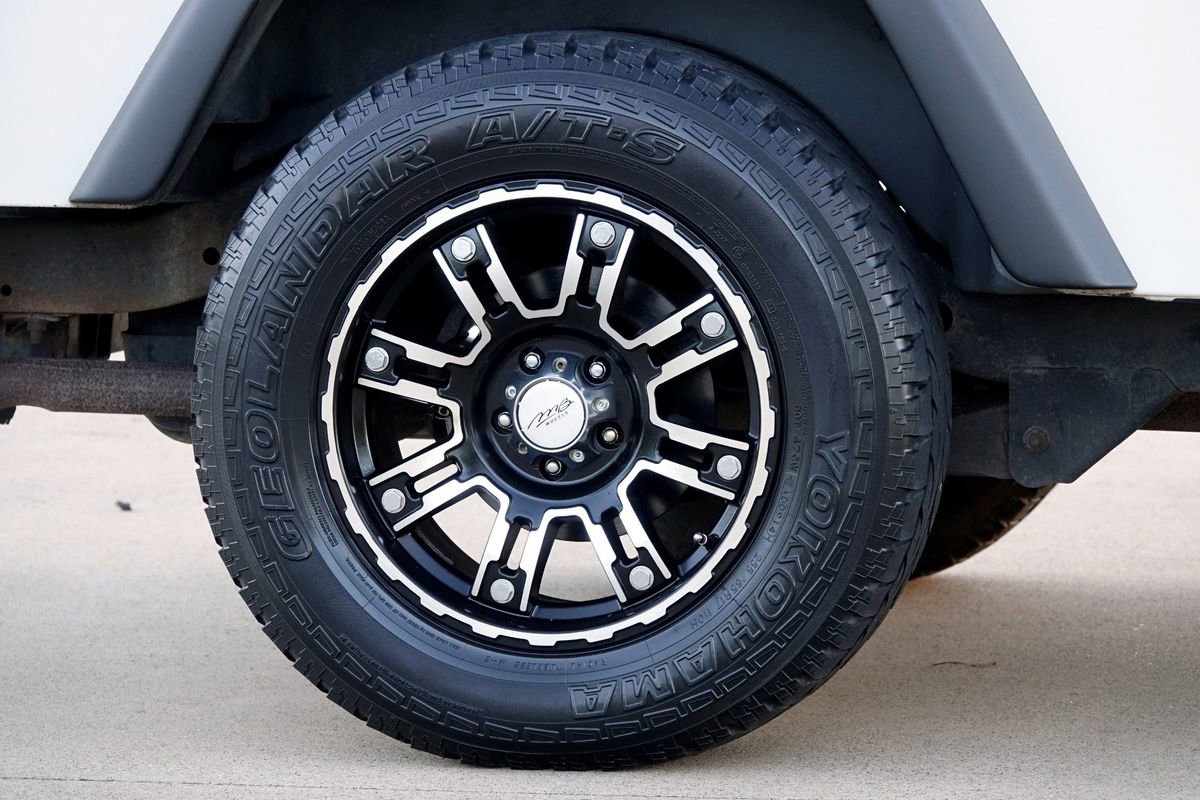 Used 2006 Jeep Wrangler Unlimited w/ Premium Audio Group image 28