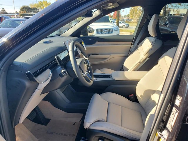 New 2025 Volvo EX90 Plus w/ Protection Package Premier image 14