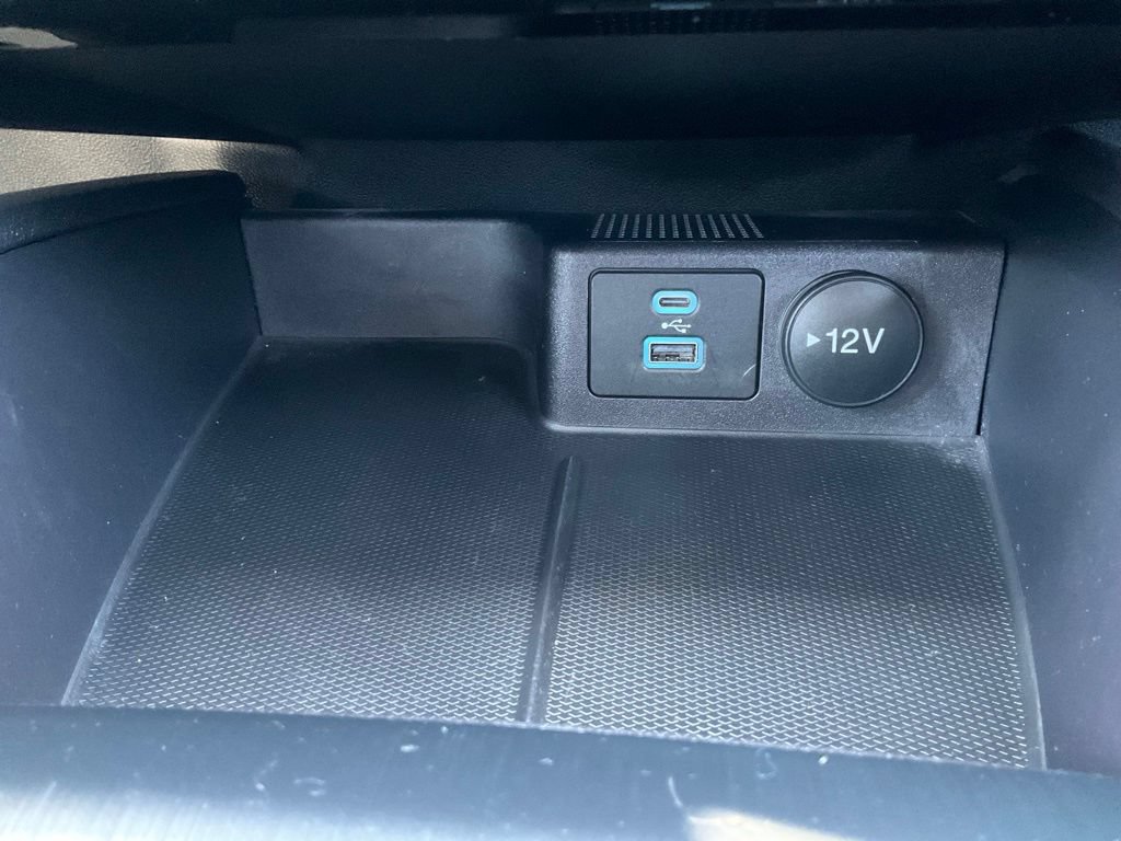 Used 2022 Ford Escape SE w/ SE Sport Appearance Package FWD image 35