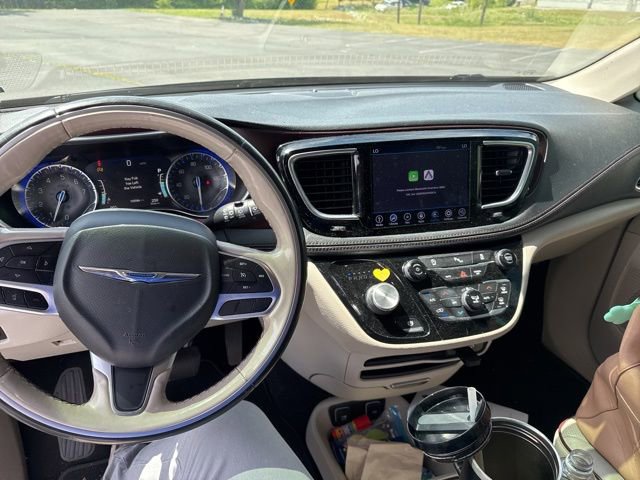 Used 2020 Chrysler Pacifica Limited FWD image 27