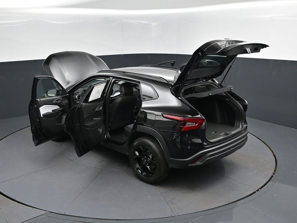 New 2026 Chevrolet Trax LT w/ Driver Confidence Package FWD image 2