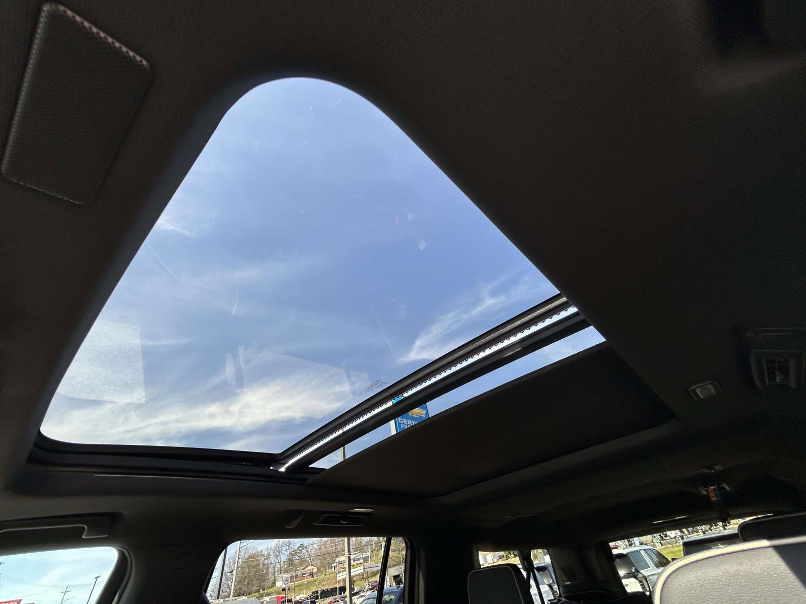 New 2026 Chevrolet Suburban Premier AWD/4WD image 11