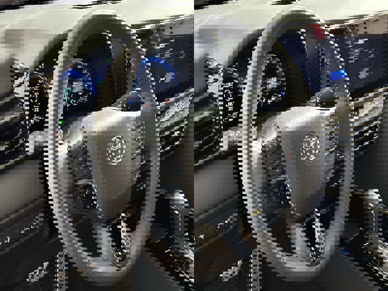 Used 2025 Toyota Camry XSE image 13