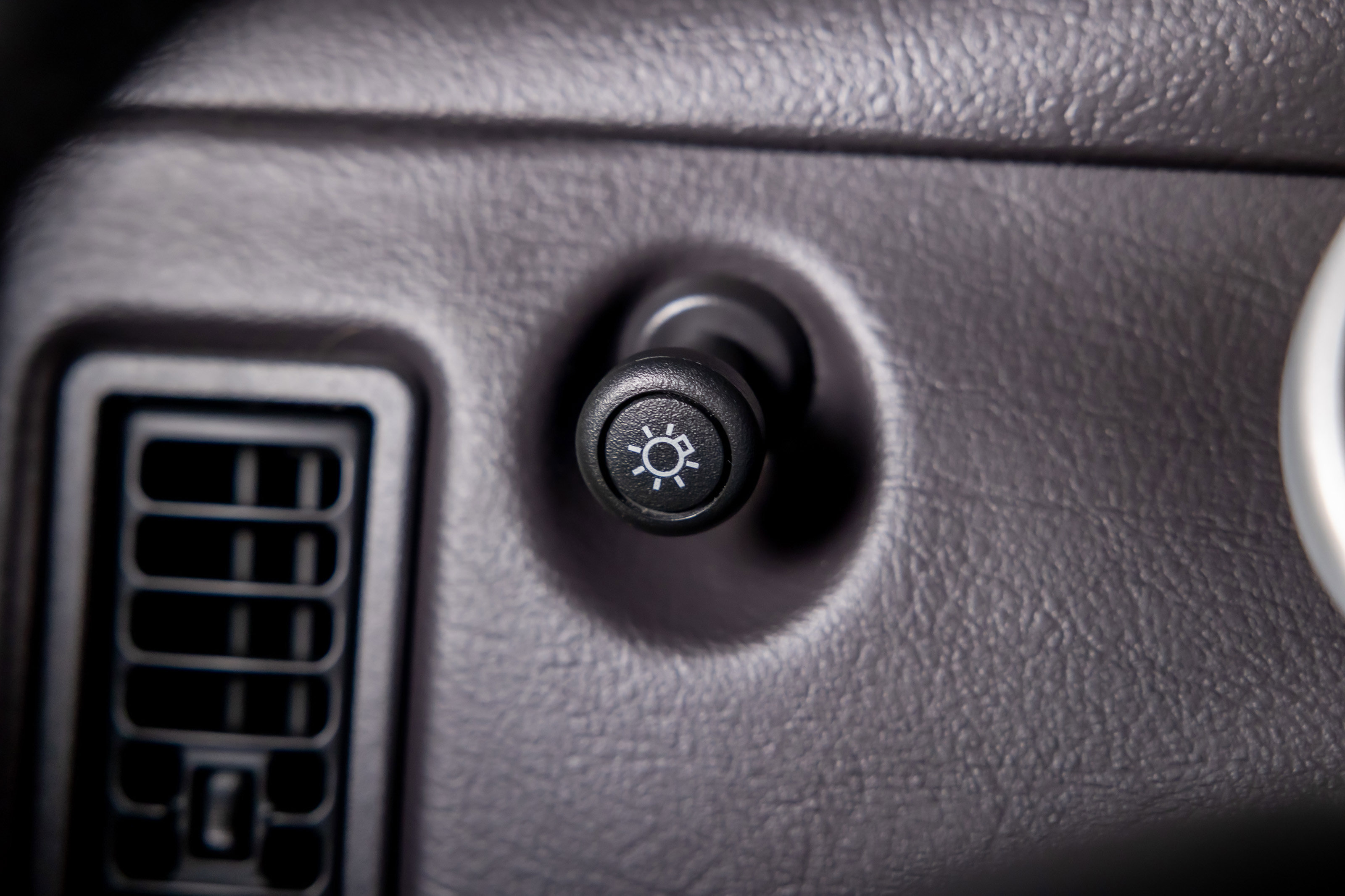 Used 2001 Chrysler Prowler image 24