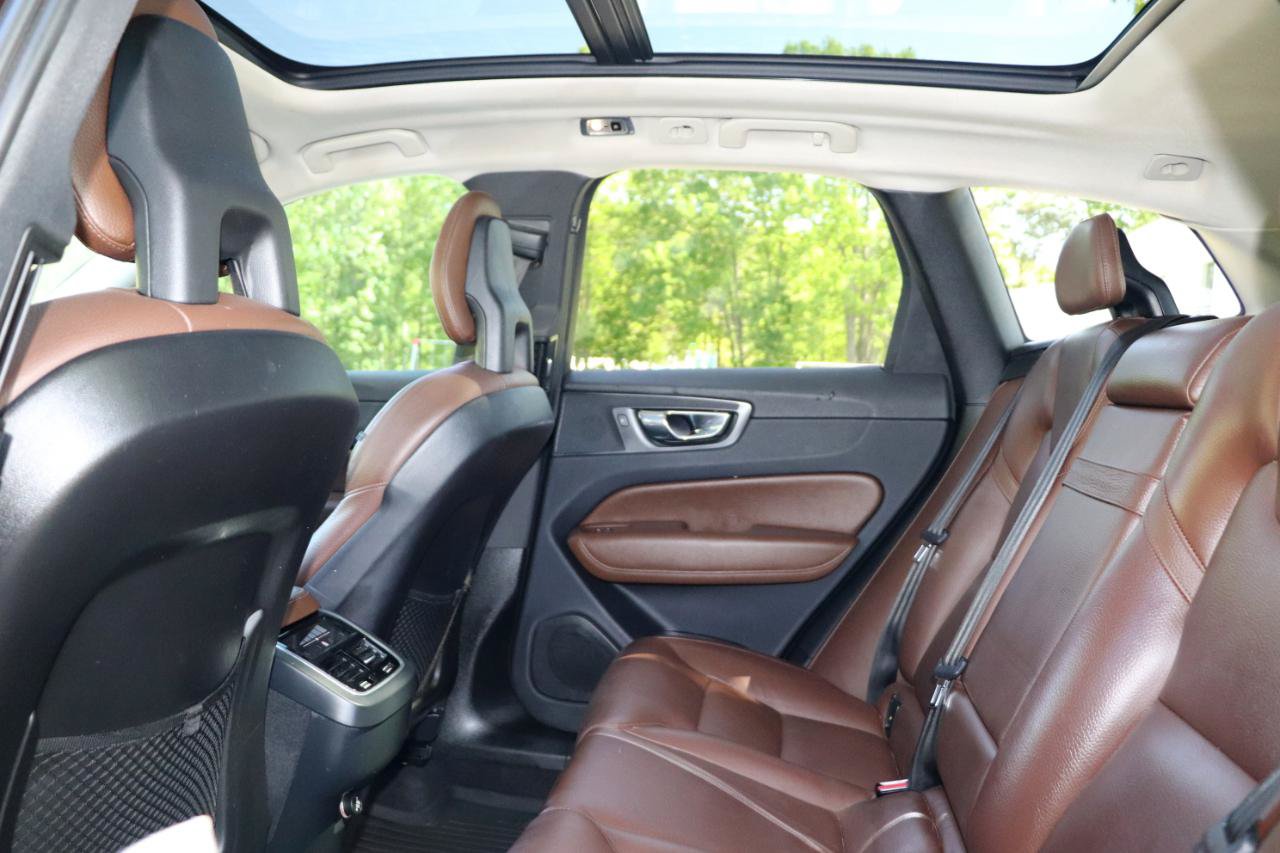 Used 2018 Volvo XC60 T5 Inscription w/ Convenience Package AWD/4WD image 31